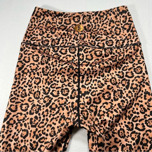 Citta X Kayla Wang Leopard Print Midi/Cropped Length Athletic Leggings Women's M - Picture 2 of 8